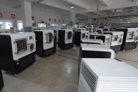 药品冻干机的工艺优化、合规挑战及智能升级