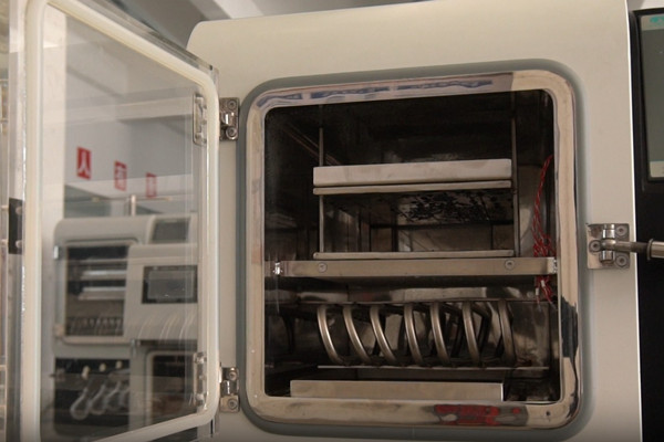 加热式冷冻干燥机的原理、结构及智能应用指南