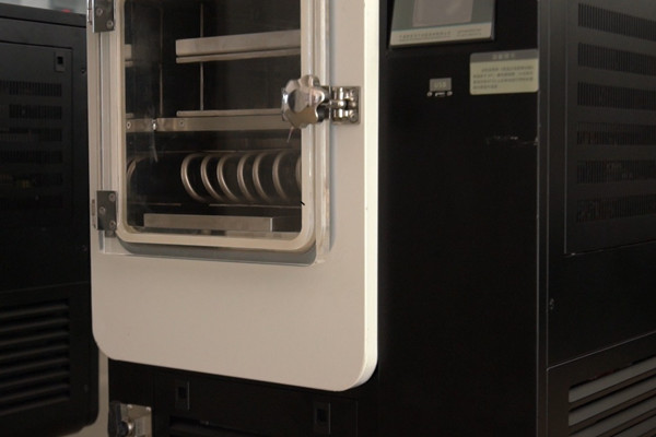 天游TY8检测中心实验型冷冻干燥机实拍图2